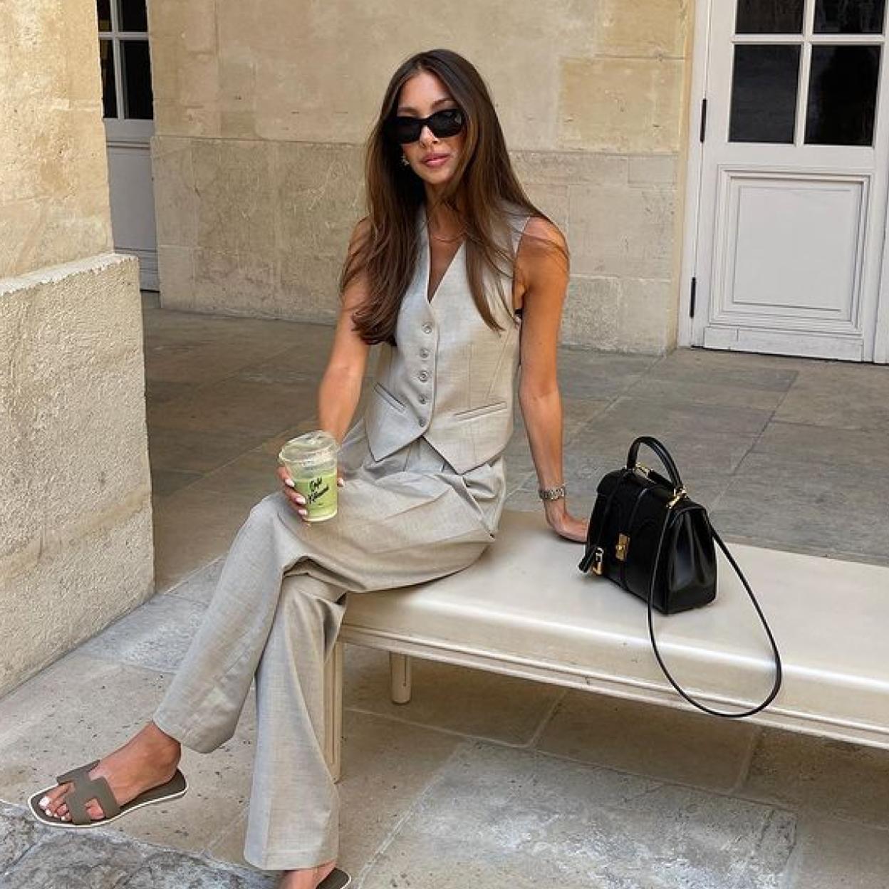 Este es el nuevo mono tipo sastre de Zara que no para de agotarse y que todas quieren porque sienta fenomenal.