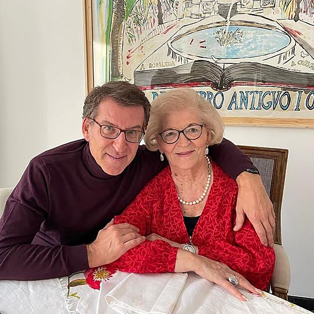 Tierno selfie de Alberto Núñez Feijóo con su madre, Sira.