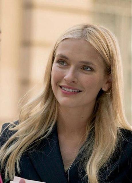 Imagen - Camille Razat con corte de pelo a capas largas para melena effortless