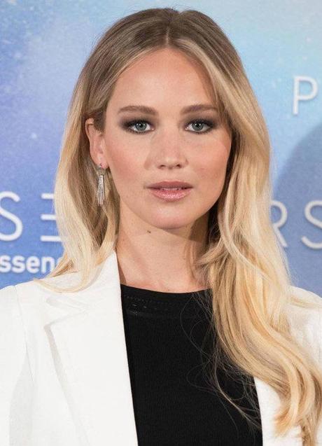 Imagen - Jennifer Lawrence con forma de cara ovala a la que cualquier raya en el pelo le sienta bien