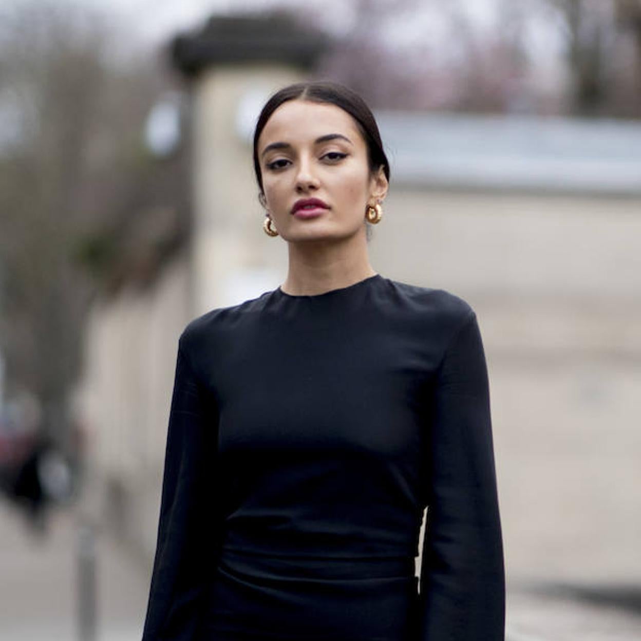 Influencer con raya en el pelo