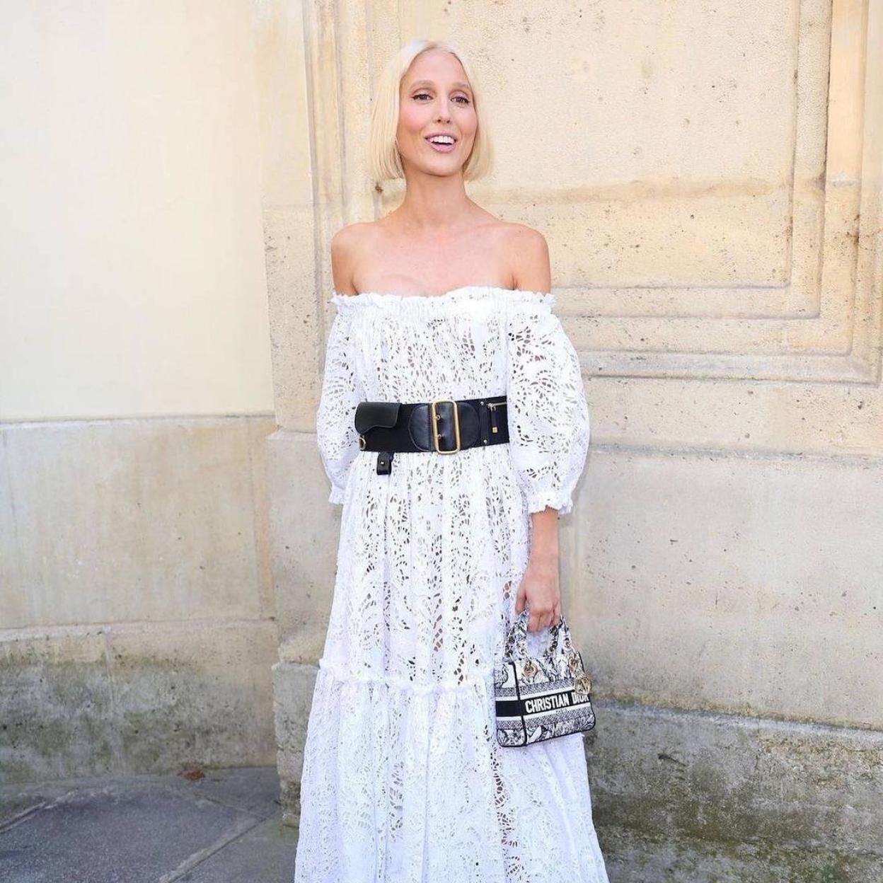 Olympia de Grecia con vestido de encaje blanco