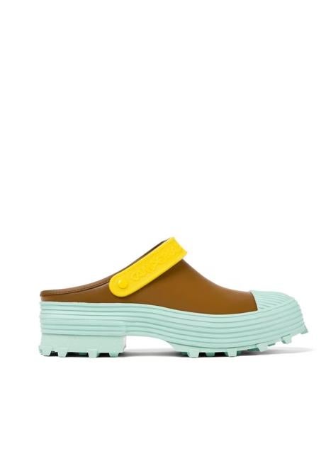 Imagen - Mules de colores de Camperlab, 240 euros.