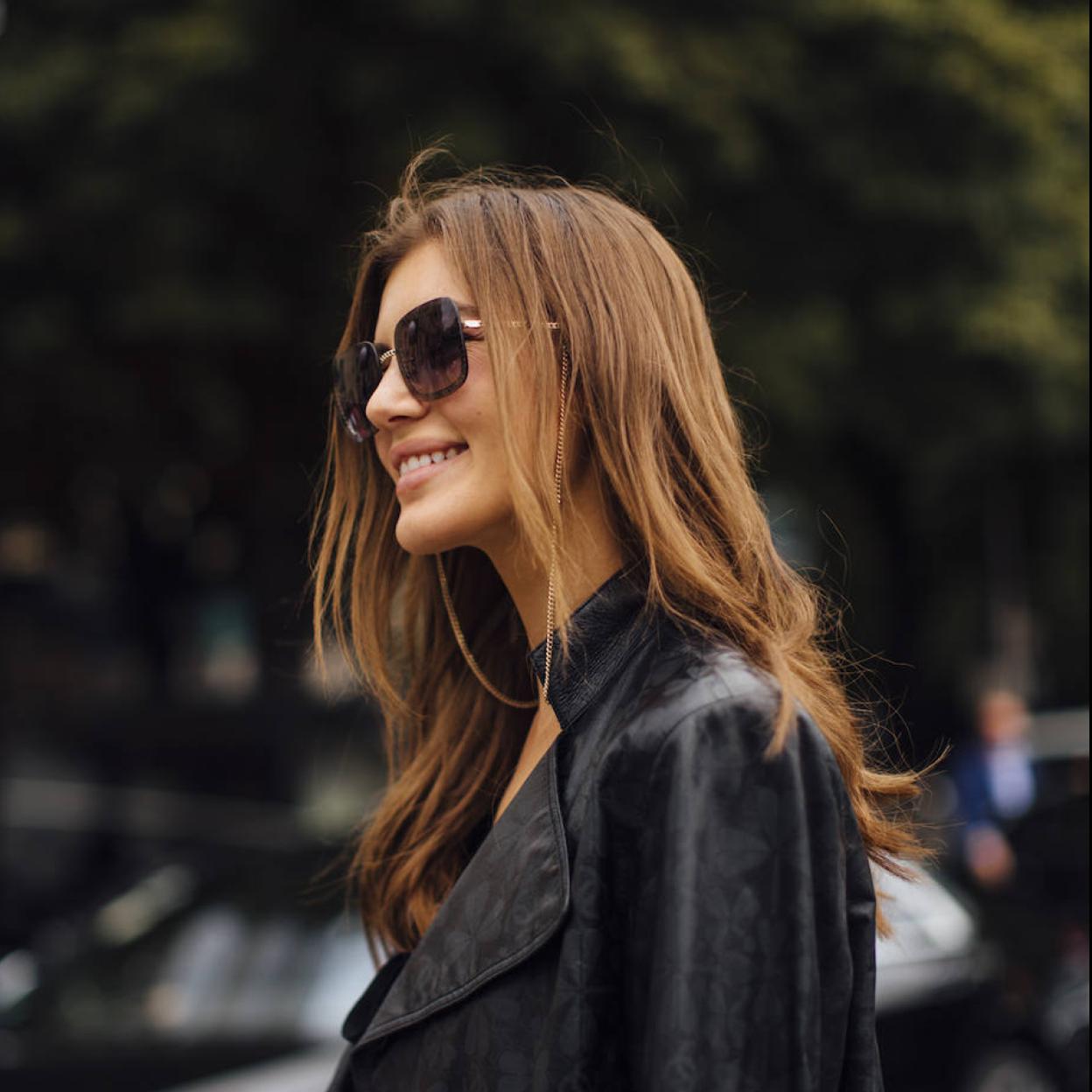 Mujer con pelo suave