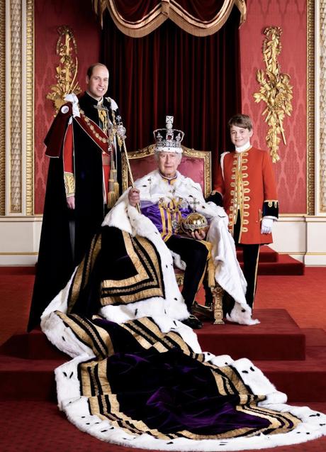 Imagen - La línea de sucesión al trono británico, en una reciente foto del rey Carlos III, el príncipe de Gales y el príncipe George. (FOTO: D.R.) 