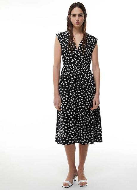 Imagen - Vestido fluido midi de lunares