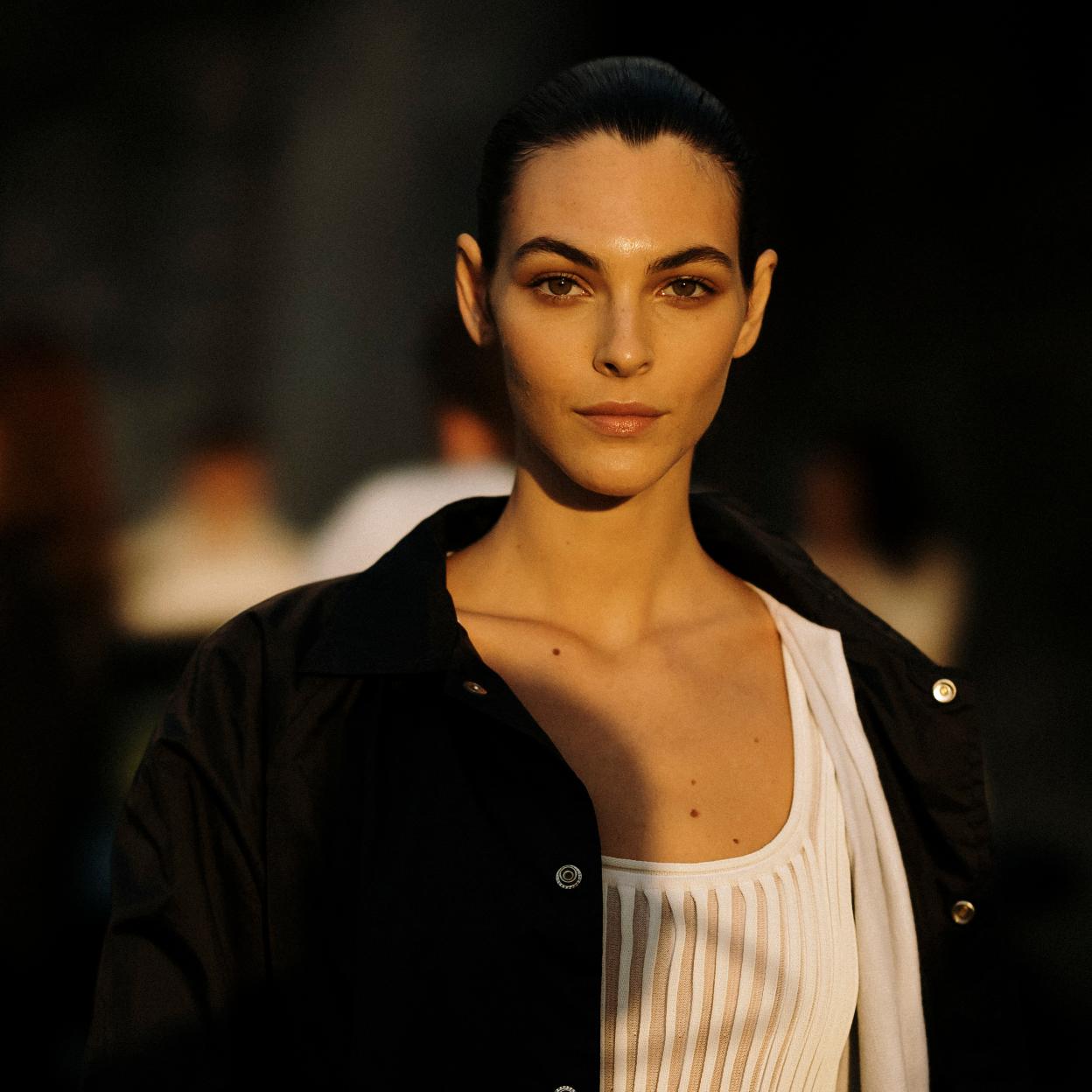 Una mujer con la piel cuidada.