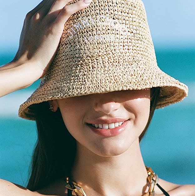 Así es como tiene que ser el protector solar perfecto, según los expertos