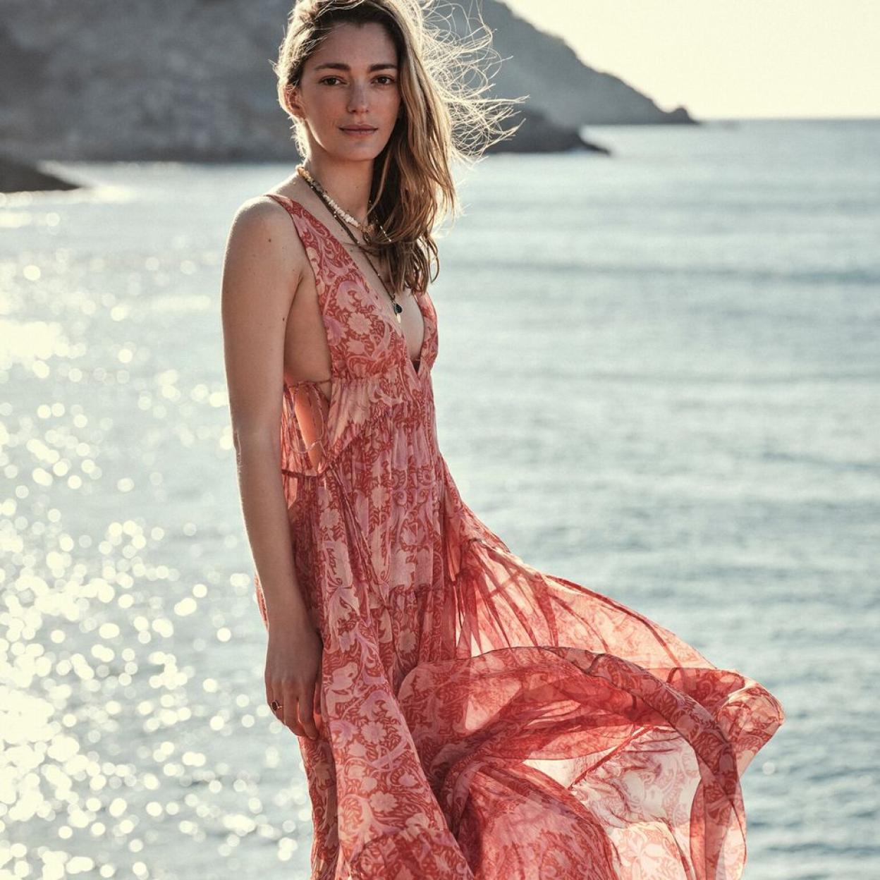 Vestidos de aires bohemios, bolsos de piel y muchas otras compras que tienes que tener en cuenta. 