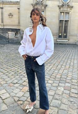 Imagen secundaria 2 - Los detalles del look de Kaia Gerber.