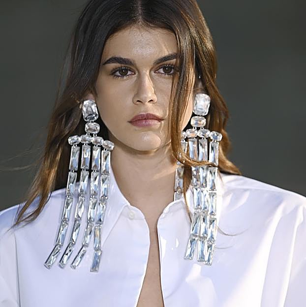 Versionamos el look con vaqueros más viral y perfecto con ropa low cost (y el resultado queda así de bien)