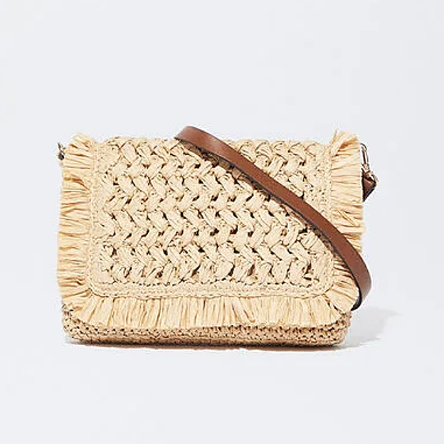 El bolso de rafia de Parfois.