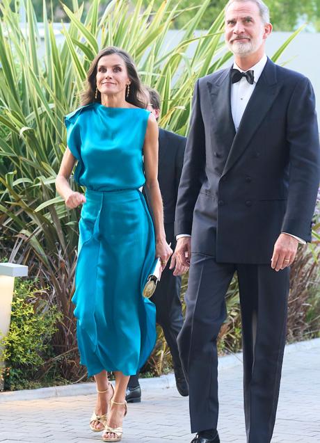 Imagen - Los reyes Felipe y Letizia, elegantísimos a su llegada a la sede de Vocento, donde se celebró la entrega de los Premios de Periodismo Mariano de Cavia. (FOTO: LIMITED PICTURES)