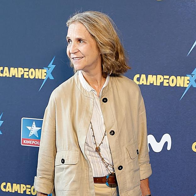 Así es la versión de Sfera de las alpargatas de tacón cómodo de la infanta Elena