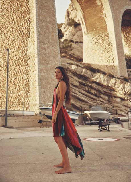 Imagen - Vestido asimétrico con cuello halter