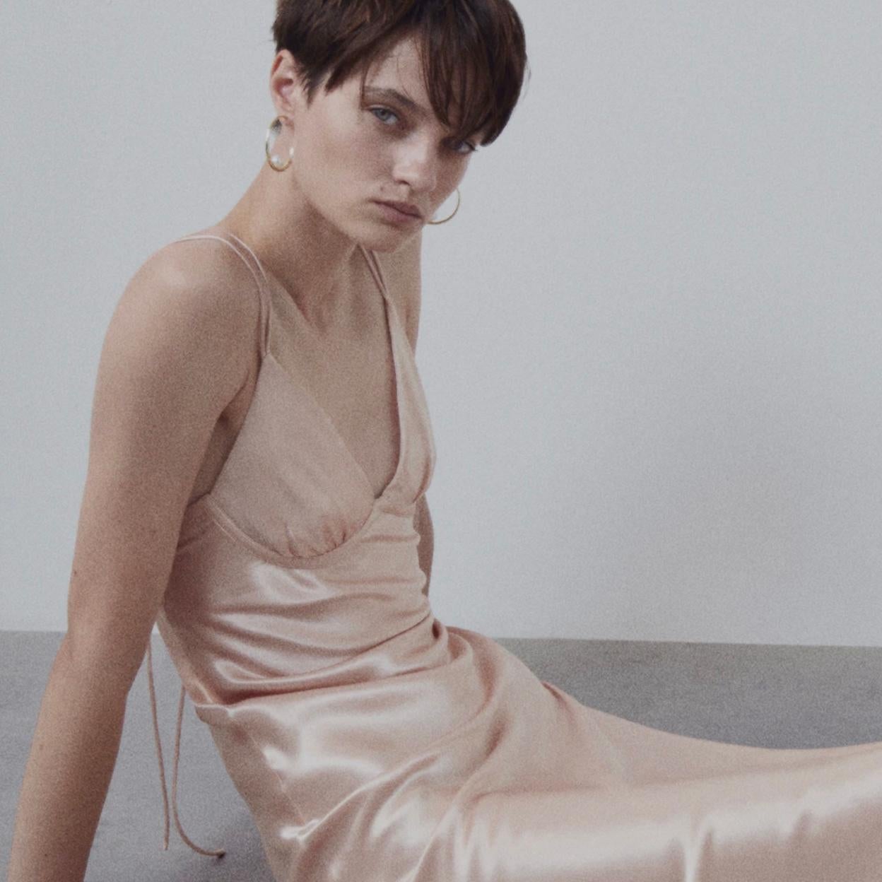 Vestidos de aires bohemios, bolsos de piel y muchas otras compras que tienes que tener en cuenta. 