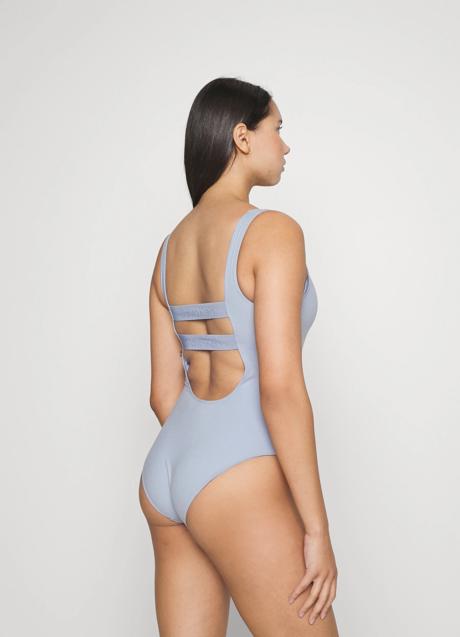Imagen - Bañador azul de Calvin Klein (47,99 euros)