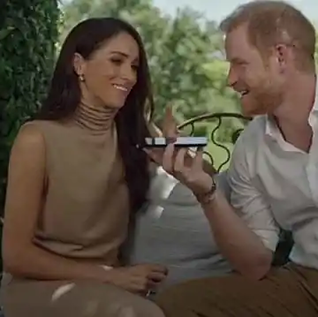 Meghan Markle con un vestido de punto.