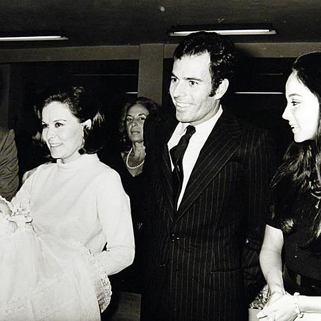 Beatriz Arrastia, en el bautizo de su nieta Chábeli Iglesias.