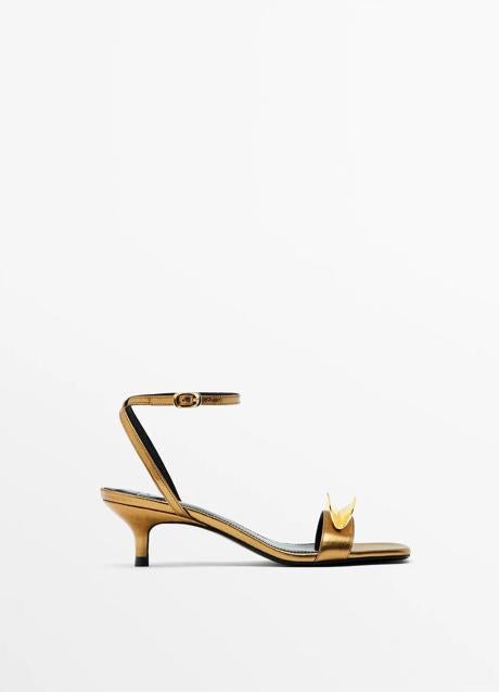 Imagen - Sandalias doradas de Massimo Dutti (119 euros)