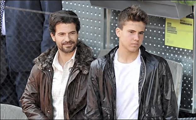 Rodolfo Sancho con su hijo Daniel, hace unos años. 