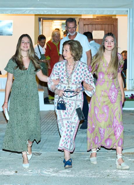 Imagen - Leonor con doña Sofía y con la infanta Sofía/LIMITED PICTURES