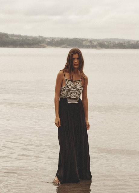 Imagen - Vestido amplio con pecho bordado