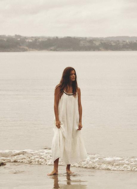 Imagen - Vestido amplio con monedas decorativas