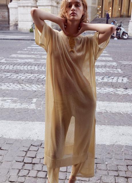 Imagen - Conjunto semitransparente en dorado de Zara. Foto: Zara,
