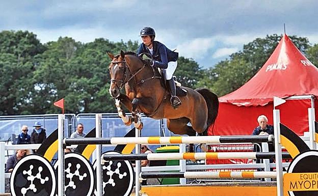 Jacinta Arrázuriz apenas tiene presencia en las redes sociales, más allá de una vieja cuenta de Facebook donde aún quedan fotos de algunas de sus competiciones. 