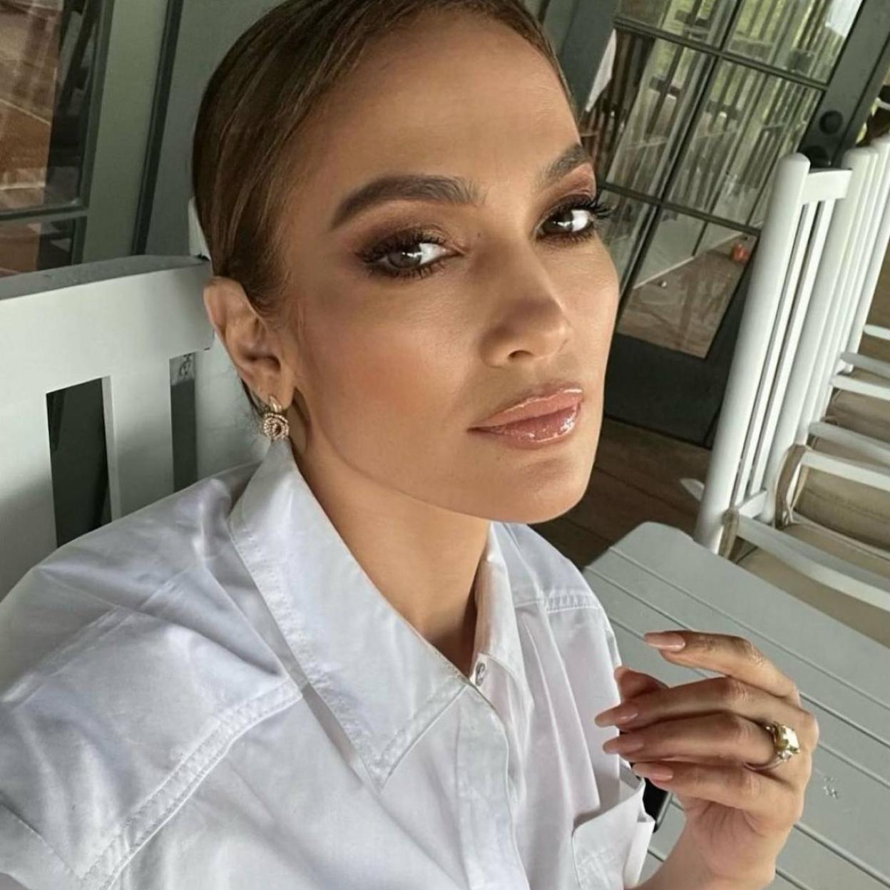 Jennifer Lopez con uás rich girl