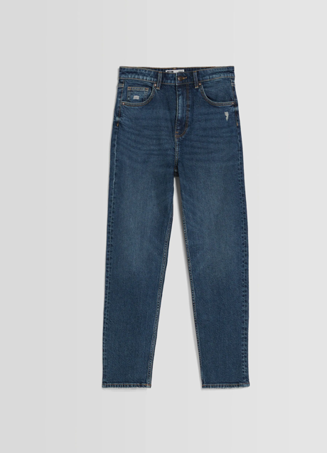 Imagen - Unos vaqueros mom fit de Bershka (19,99 euros).