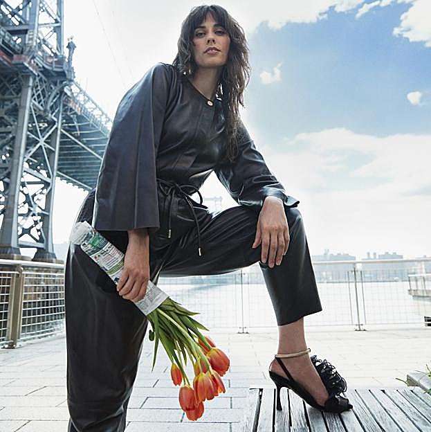 La inspiración de Sophie Auster, que lanza nuevo disco a punto de ser madre: «Escribir desde el dolor me ha ayudado a sanar las heridas abiertas»