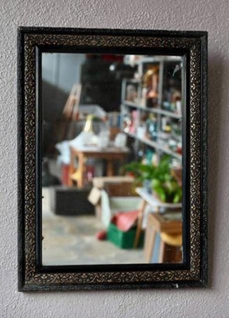 Imagen - Espejo bohemio de madera en negro y dorado de los años 30 de Pamono