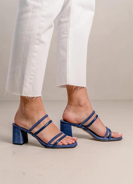 Imagen - Mules azules de Bryan Stepwise, 41,95 euros.