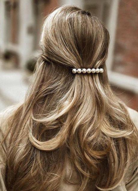 Imagen - peinado con pinzas semirrecogido