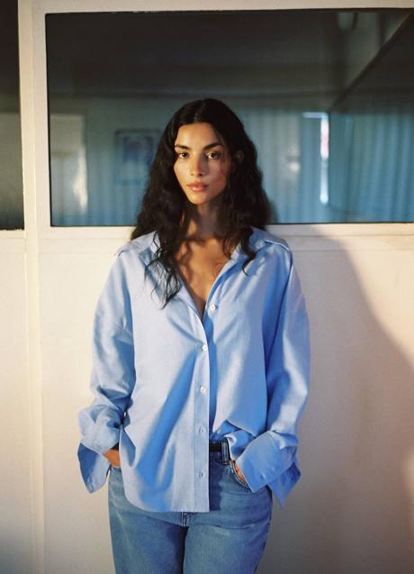 Imagen - Camisa azul básica