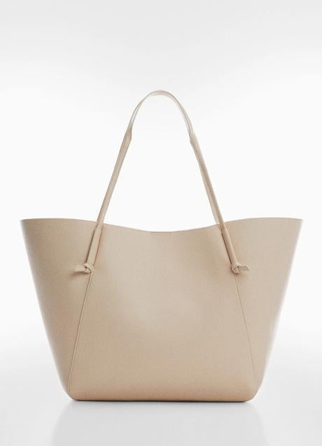 Imagen - Bolso shopper en color beige de Mango. Foto: Mango.