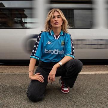 Imagen secundaria 1 - Kim Kardashian, la camiseta del Manchester City de los 90 y Bella Hadid.