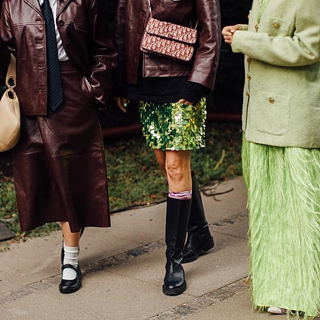 Las botas altas son la inversión definitiva esta temporada y así las llevarás según el street style