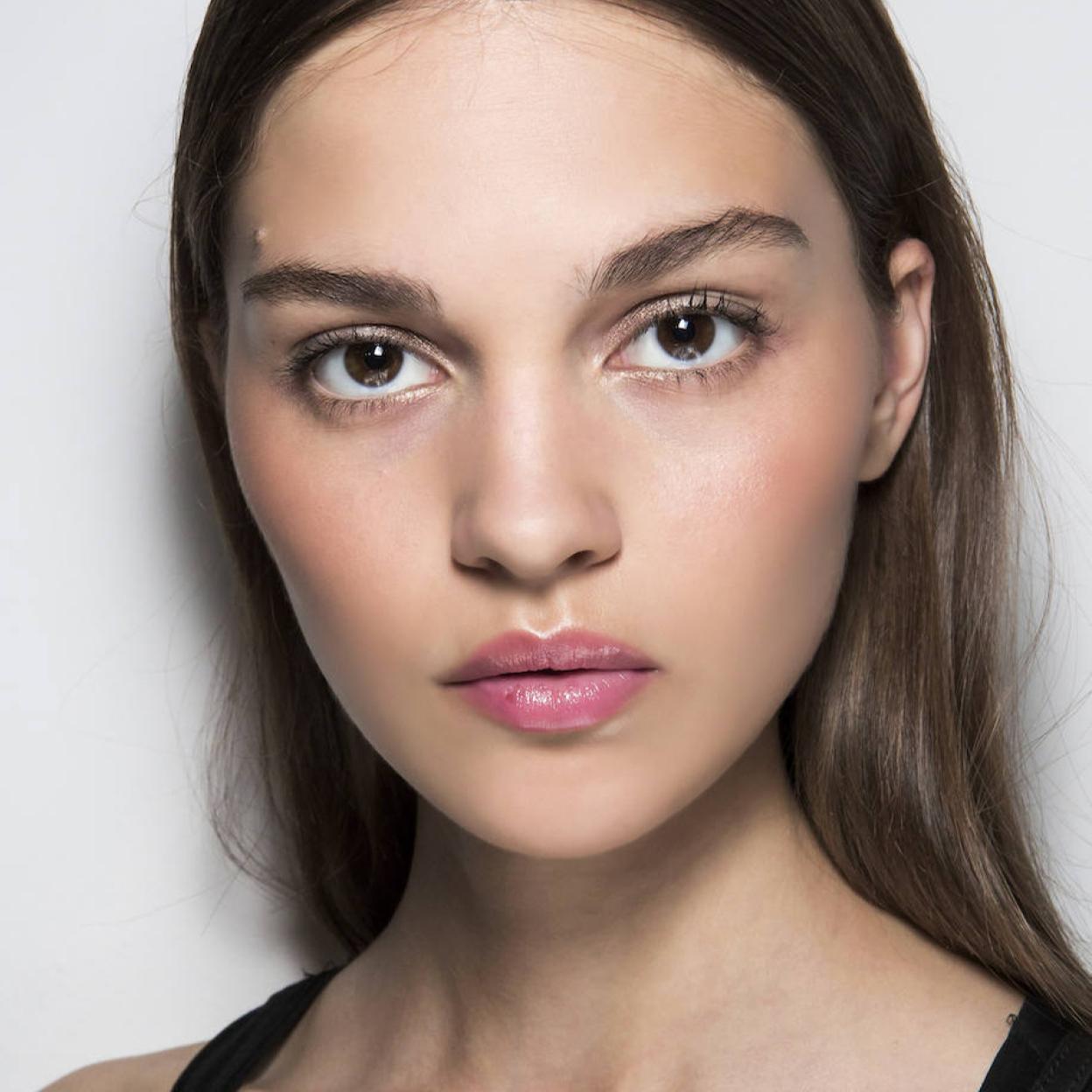 Modelo con piel bonito