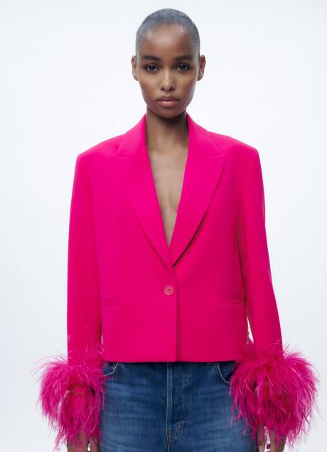 Imagen - Blazer fucsia con plumas