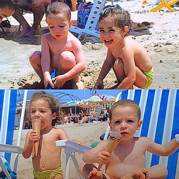 Olga, junto a su mellizo mucho antes de que el fútbol llegara a sus vidas. 