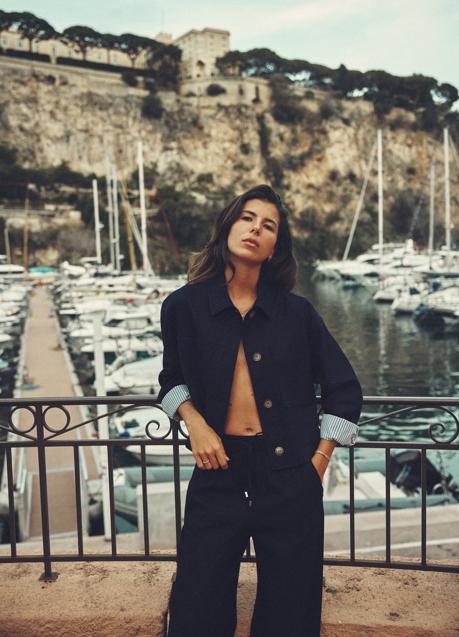 Imagen - Chaqueta azul marino de Zara (35,99 euros)