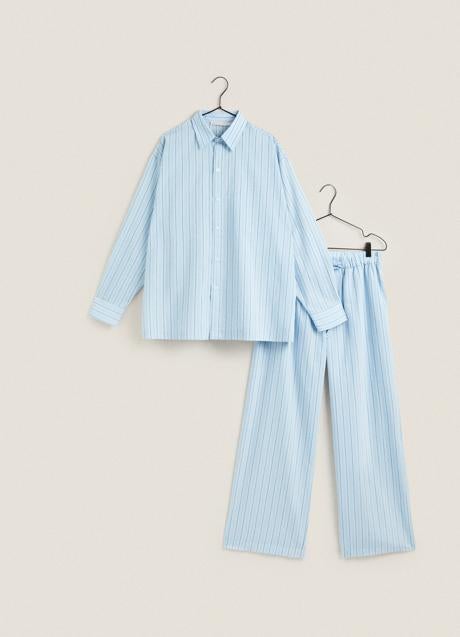 Imagen - Conjunto de pijama con estampado de rayas de Zara Home. Foto: Zara Home.