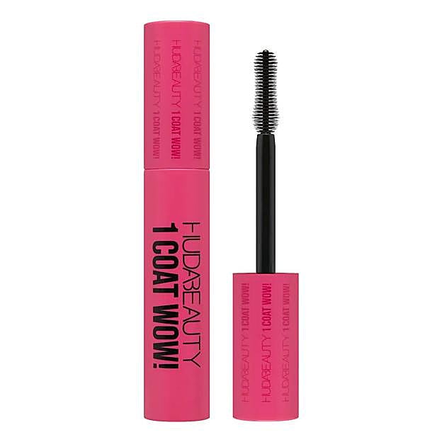 1 Coat Wow! De Huda Beauty. Precio: 24,99 euros
