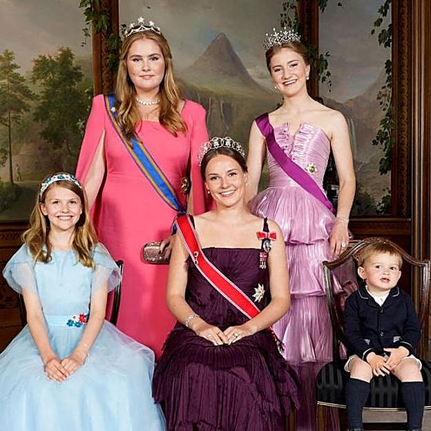 Amalia, Elisabeth, Estelle, Ingrid y Charles.