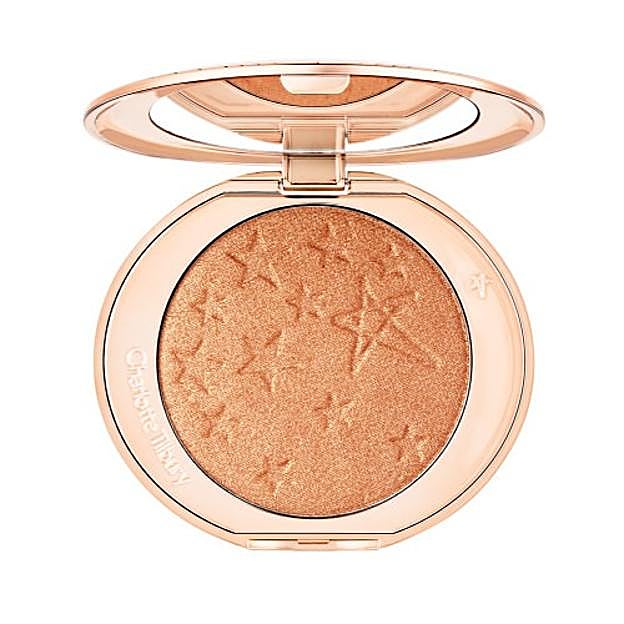 Hollywood Glow Glide Face Architect Highlighter en tono Rose Gold Glow de Charlotte Tilbury.