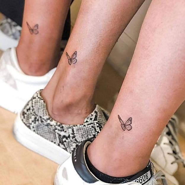 Tatuaje de mariposas para el tobillo