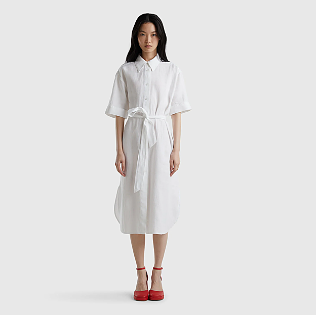 El vestido blanco de Benetton.